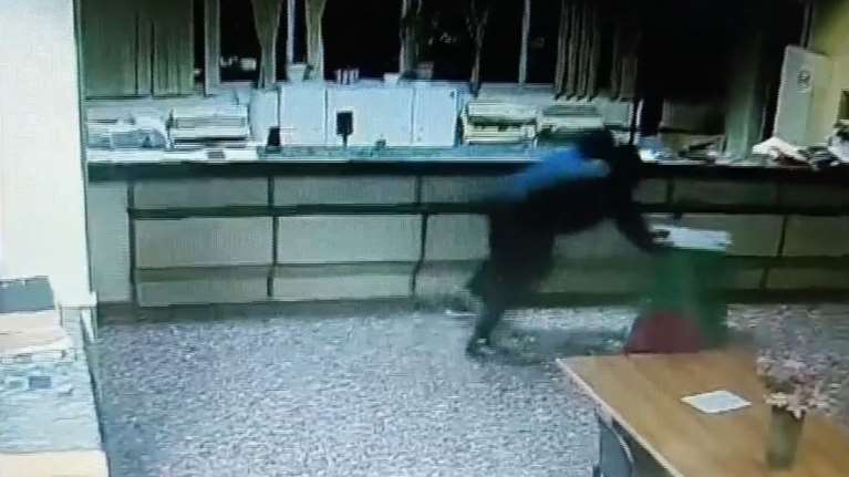 Βόρεια Ελλάδα: Βίντεο ντοκουμέντο - Σπείρα έμπαινε σε σπίτια όταν έλειπαν οι ένοικοι - Πάνω από 140.000 ευρώ η λεία τους