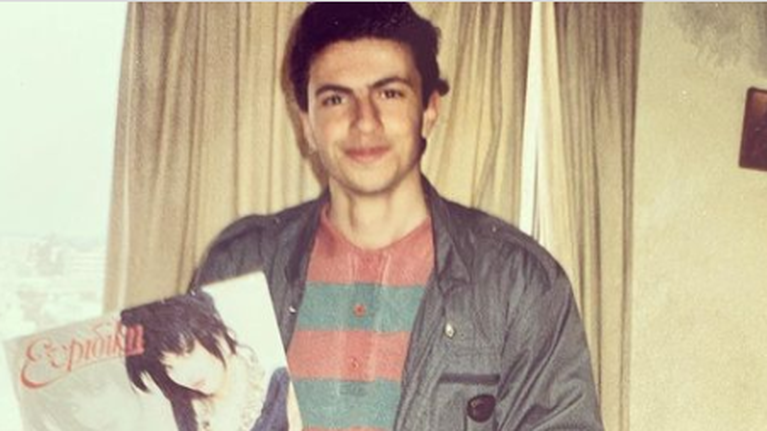 Throwback: Η προ 30 ετών φωτογραφία του Τάσου Τρύφωνος - &quot;Δεν θέλω σχόλια για το &#39;υπέροχο&#39; styling των 90&#39;s&quot; [εικόνα]