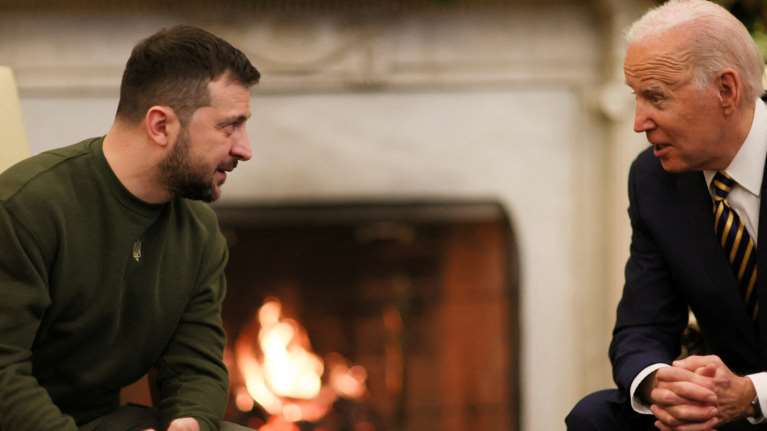 ΗΠΑ: Τα τρία μοντέλα που "βλέπουν" στην Ουάσινγκτον για το τέλος του πολέμου στην Ουκρανία- Ποια απορρίπτει ο Ζελένσκι