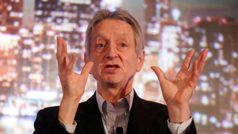 "Οι υπολογιστές μπορεί να γίνουν εξυπνότεροι από τον άνθρωπο": Καμπανάκι από τον "νονό" της τεχνητής νοημοσύνης