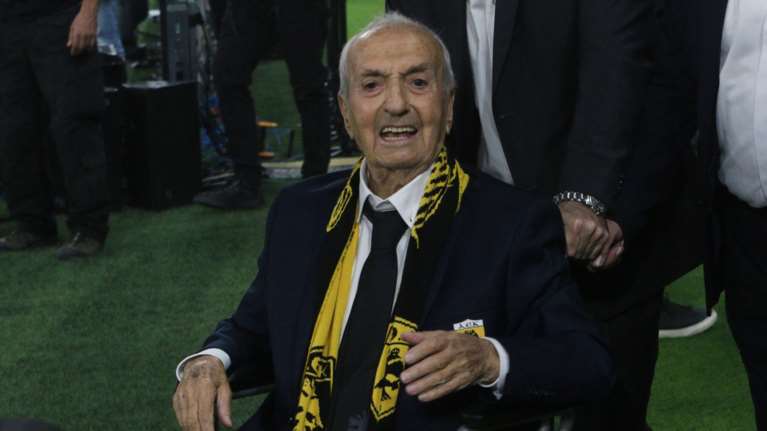 Στο νοσοκομείο ξανά ο θρύλος της ΑΕΚ, Κώστας Νεστορίδης - &quot;Οδεύουμε προς τον Ευαγγελισμό&quot;, έγραψε ο γιος του