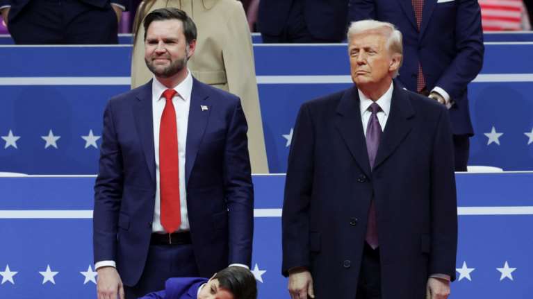 Wall Street Journal: Ο Βανς απειλεί με κυρώσεις και στρατιωτική δράση για να ωθήσει τον Πούτιν σε συμφωνία για την Ουκρανία