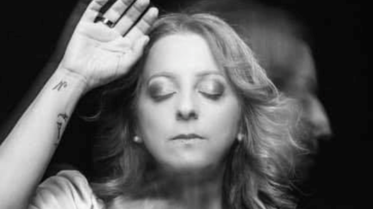 Καταγγελία σοκ από τη Λυδία Σέρβου για γνωστό μουσικοσυνθέτη: "Με κλείδωσε στο σπίτι του και με κυνηγούσε γυμνός"