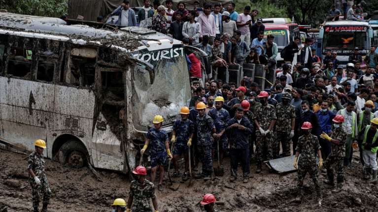 Νεπάλ: Στους 192 οι νεκροί από τις πλημμύρες και τις κατολισθήσεις [εικόνες - βίντεο]