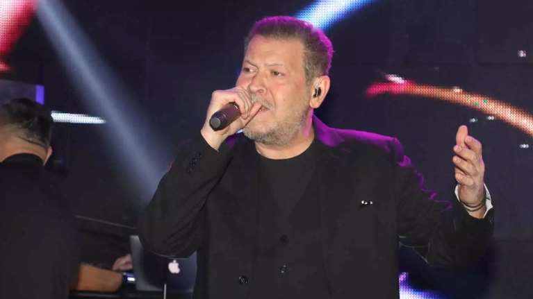 Πέθανε ο τραγουδιστής Χάρης Κωστόπουλος