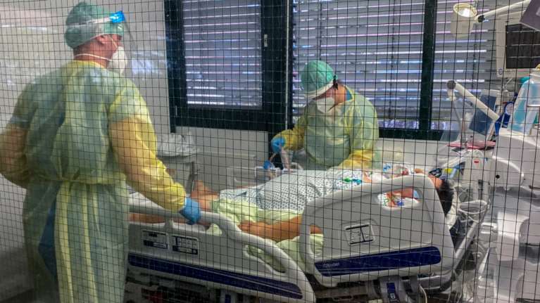 Γερμανία: Γέμισαν οι ΜΕΘ στη Βαυαρία - Για πρώτη φορά ασθενείς με κορονοϊό μεταφέρονται στην Ιταλία