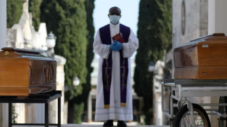 Κορονοϊός - Η τραγωδία δεν έχει τέλος στην Ιταλία: 812 νέοι θάνατοι, πάνω από 100.000 τα κρούσματα