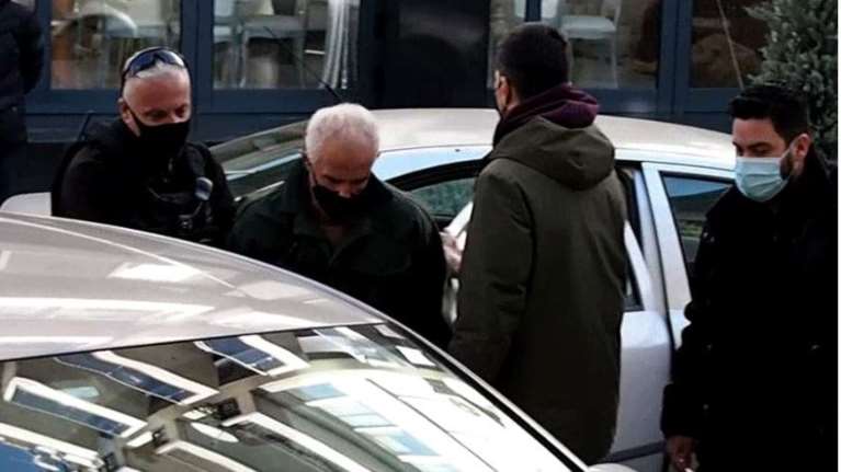 Ασύλληπτο: Ο μητροκτόνος των Γρεβενών μετά τον φόνο της γιαγιάς του είχε διοριστεί σε... σχολείο