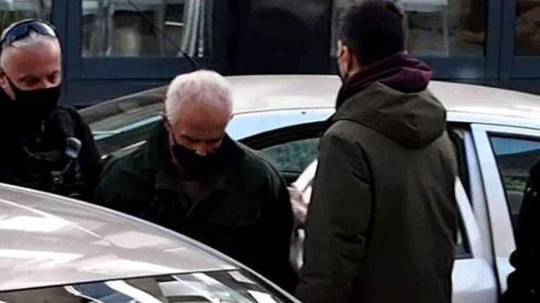 Σοκ: Ο μητροκτόνος στα Γρεβενά είχε σκοτώσει και τη γιαγιά του -&quot;Την έπνιξα γιατί έκαψε το φαΐ&quot;