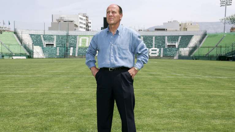 Μίμης Δομάζος: Σήμερα το τελευταίο αντίο, με στάση στη Λεωφόρο – Σε λαϊκό προσκύνημα η σορός του