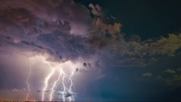 Πάτρα: Mήνυμα του 112 για ισχυρές βροχοπτώσεις και καταιγίδες -  Νέο κύμα κακοκαιρίας  από απόψε τη Ζάκυνθο