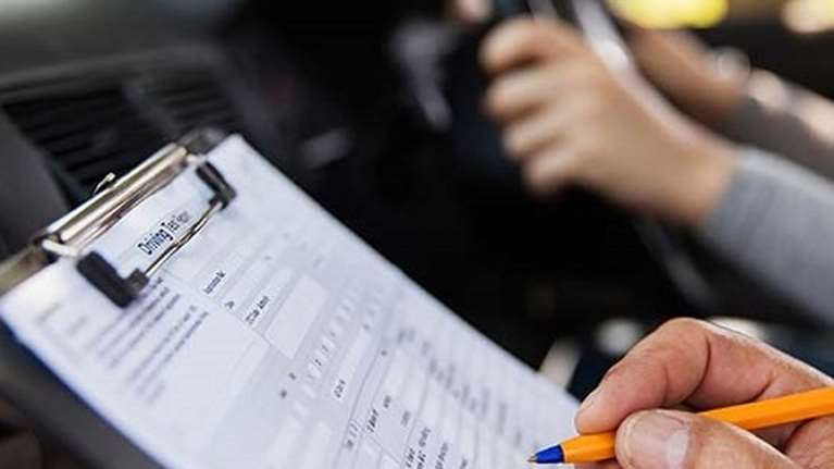 Μαφία διπλωμάτων οδήγησης - Σοκάρουν οι διάλογοι: &quot;Θα την κάνω να μην μπορεί να κοιμηθεί. Να φοβάται να πάει σπίτι της&quot;