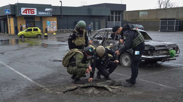 Ουκρανία: Τέσσερις άμαχοι νεκροί από ρωσικούς βομβαρδισμούς σε Χερσώνα και Ντονέτσκ