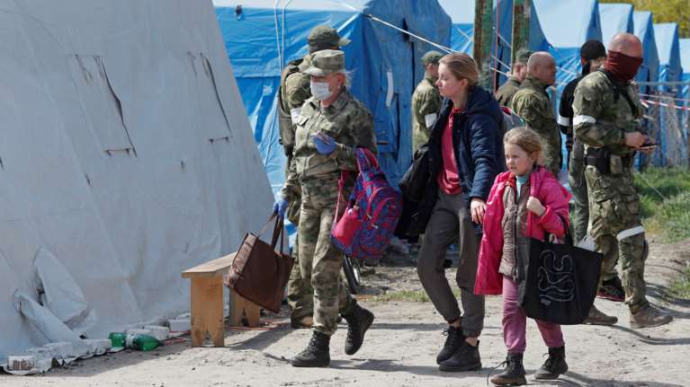 Ουκρανία: Περίπου 100 άμαχοι βρίσκονται ακόμα στο πολιορκούμενο Αζοφστάλ στην Μαριούπολη