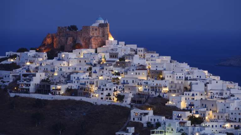 Το μαγευτικό νησί των Δωδεκανήσων που θυμίζει Κυκλάδες - Από ινκόγκνιτο καταφύγιο, top προορισμός [εικόνες]