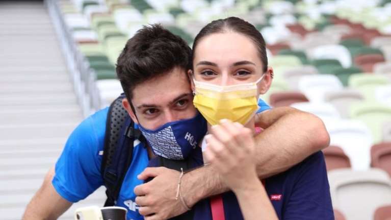 Μίλτος Τεντόγλου: Τα... γύρισε για τη σύντροφό του, Πηνελόπη Γκιώνη - &quot;Δεν γκρινιάζει καθόλου, είναι πολύ καλή&quot; [Βίντεο]