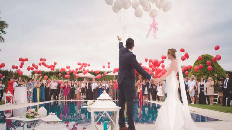 Γάμοι - βαπτίσεις: Τι μπορούν να κάνουν για τα χρήματά τους όσοι ακύρωσαν, άλλαξαν ημερομηνία ή περιόρισαν τους καλεσμένους