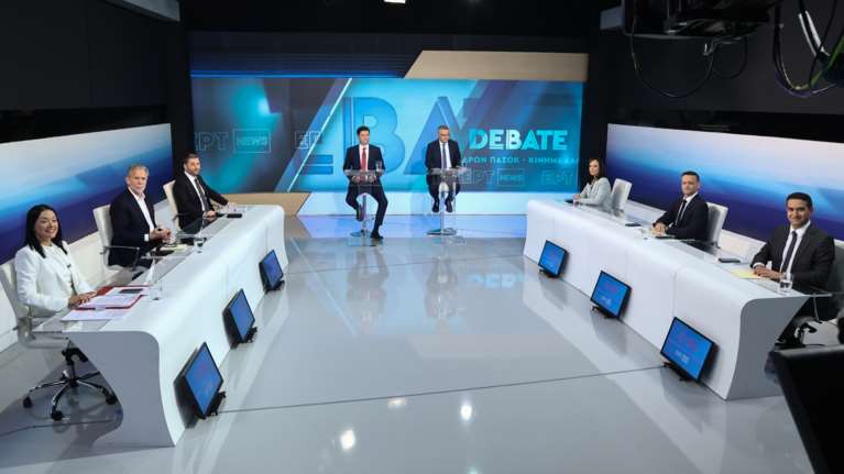 Debate ΠΑΣΟΚ- Έξι εναντίον έξι: Πολλά τα &quot;βέλη&quot; και οι φαρμακερές ατάκες, έπαιξαν όλα τα &quot;σκληρά&quot; χαρτιά τους οι υποψήφιοι