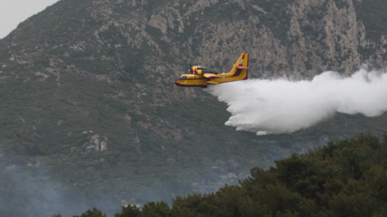 Φωτιά στην Πρέβεζα: Μήνυμα &quot;112&quot; σε τρεις οικισμούς - Επιχειρούν ισχυρές εναέριες δυνάμεις
