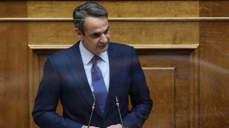 Ψηφίζεται στη Βουλή το νομοσχέδιο &quot;Δουλειές Ξανά&quot; - Ομιλία Μητσοτάκη για την έκδοση συντάξεων εξπρές