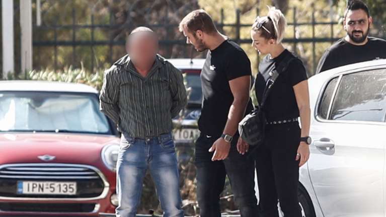 Κολωνός: Στον ανακριτή ο 44χρονος που βίαζε τη 16χρονη φίλη του γιου του [εικόνες]