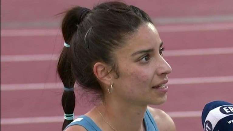 Συγκλόνισε η Ανθή Κυριακοπούλου: Πήρε το χρυσό μετάλλιο και το αφιέρωσε στον πατέρα της που πέθανε από κορονοϊό [Βίντεο]