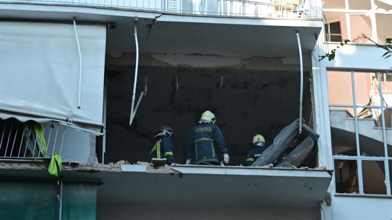 Γιάφκα στους Αμπελοκήπους: Την ώρα που ετοίμαζε τη βόμβα ο άνδρας, έσκασε στα χέρια του και τον διαμέλισε από τη μέση