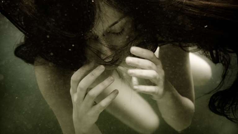 Ατομική ‘Εκθεση Υποβρύχιας Φωτογραφίας της Ρενέ Ρεβάχ &quot;Silence&quot;