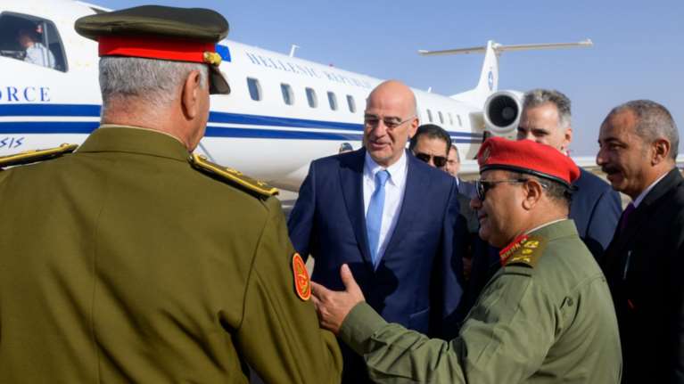 Λιβυκό &quot;καψόνι&quot; στον Δένδια: Δεν ενέκριναν τα σχέδια πτήσης και πέταξε στη Βεγγάζη...μέσω Μάλτας