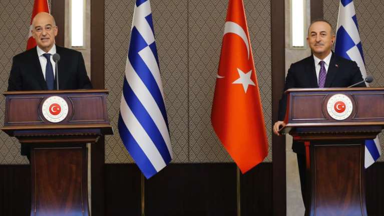 Πρωτοφανές: "Αρπάχτηκαν" μπροστά στις κάμερες Δένδιας και Τσαβούσογλου για Αιγαίο και μειονότητα - Εξαλλος ο Τούρκος ΥΠΕΞ