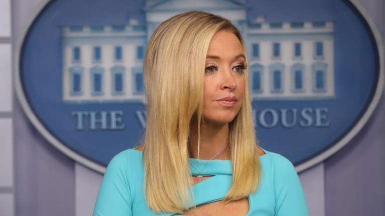 Τραμπ: Θετική στον ιό και η εκπρόσωπος Τύπου - Πώς ο Φάουτσι &quot;αδειάζει&quot; τον Πρόεδρο για την κορονο-βόλτα