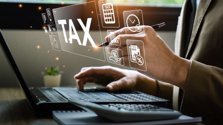 Πραγματικά φτωχοί ή αιώνιοι φοροφυγάδες; - Εισόδημα έως 7.680 ευρώ δηλώνει το 50% των φορολογουμένων