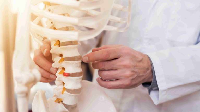 Νέες τεχνικές ελάχιστα επεμβατικές στη θεραπεία της σπονδυλικής στήλης