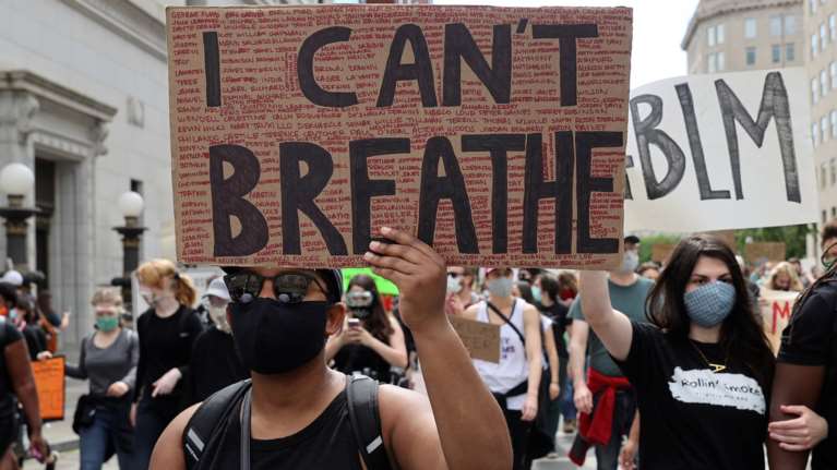 Δολοφονία Τζόρτζ Φλόιντ: Ελεύθερος με εγγύηση ένας από τους τέσσερις αστυνομικούς