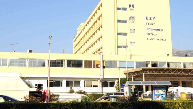 Εξοργιστικό: Συνδικαλιστές στην Πάτρα υπερασπίζονται τους &quot;αρνητές&quot; υγειονομικούς - &quot;Δεν πρόλαβαν να κάνουν το εμβόλιο&quot;