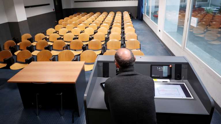 Ιταλία - κορονοϊος: Λουκέτο σε σχολεία και πανεπιστήμια μέχρι τα μέσα Μαρτίου