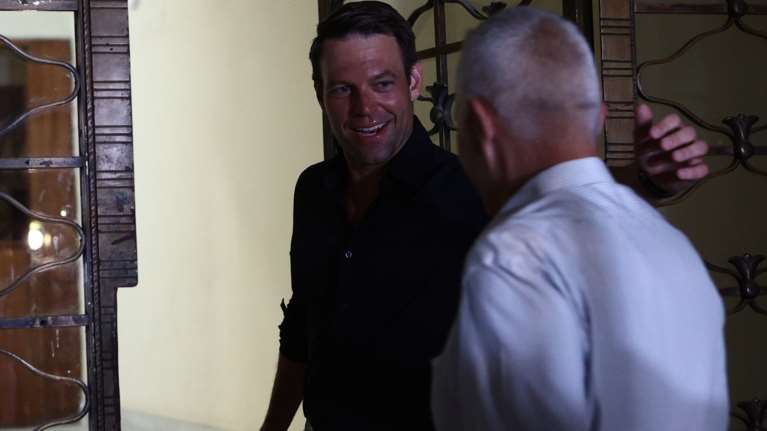 Στέφανος Κασσελάκης: Μαζί με ποιους βουλευτές του ΣΥΡΙΖΑ είδε τα αποτελέσματα στο γραφείο του