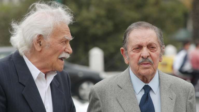 Σαν σήμερα Γλέζος και Σάντας κατέβασαν τη σημαία των ναζί από την Ακρόπολη - Το σχόλιο του Νίκου Δένδια