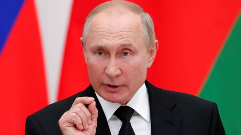 Πούτιν προς Δύση: Προσωπικές κυρώσεις θα ήταν "πολιτικά καταστροφικές" αλλά δεν με έβλαπταν