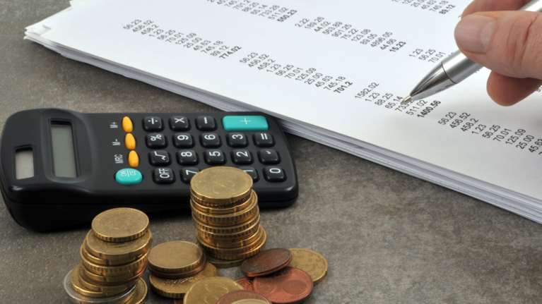 Πώς θα γίνονται οι φορο-έλεγχοι από το 2024 - Τα νέα όπλα της ΑΑΔΕ