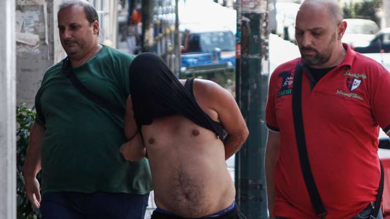 Σαλαμίνα: Ο 35χρονος είχε παρενοχλήσει σεξουαλικά και 14χρονη μέσα σε λεωφορείο - &quot;Με πλησίασε πριν 3 εβδομάδες στην παραλία&quot;