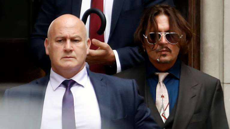 Τζόνι Ντεπ: Αρνείται ότι χτύπησε την Χερντ - &quot;Βροχή&quot; οι ερωτήσεις για τον εθισμό του σε ναρκωτικά και αλκοόλ [Εικόνες]