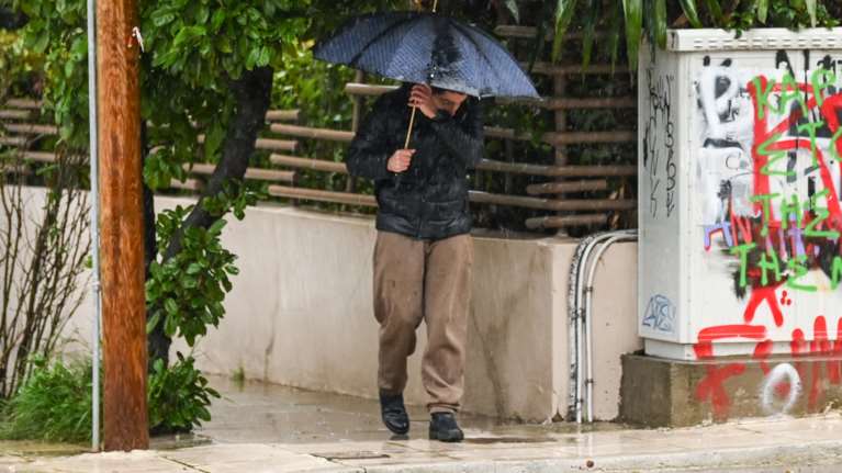 Καιρός: &quot;Έρχονται και βροχές και Άγιο-δημητριάτικο καλοκαιράκι&quot;  - Δύο κύματα κακοκαιρίας από την Παρασκευή