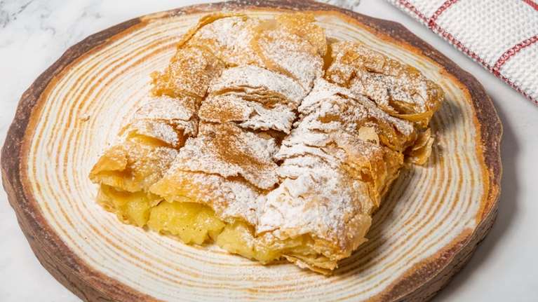 Η μπουγάτσα της τεμπέλας - Πανεύκολη συνταγή με ζαχαρούχο γάλα