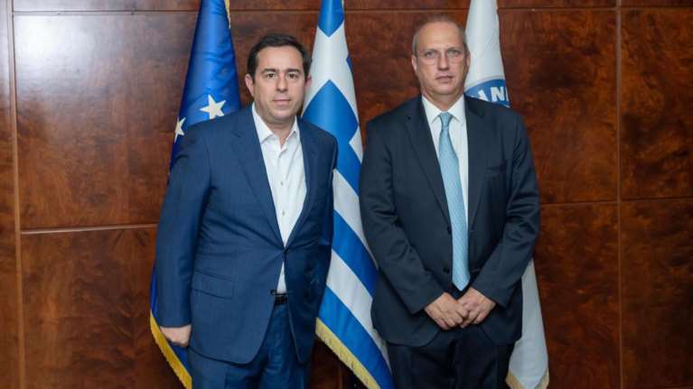 Παράδοση -παραλαβή στο Υπουργείο Προστασίας του Πολίτη: &quot;Ευχαριστώ τον πρωθυπουργό για την εμπιστοσύνη&quot;, είπε ο Γιάννης Οικονόμου