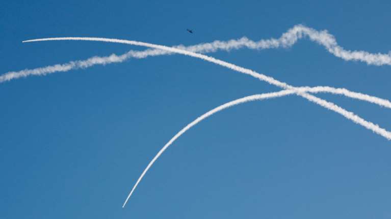 Ισραήλ: Ισχυρή έκρηξη στην περιοχή Τελ Αβίβ από βλήμα που εκτοξεύτηκε από τον Λίβανο - Γιατί δεν ήχησαν σειρήνες