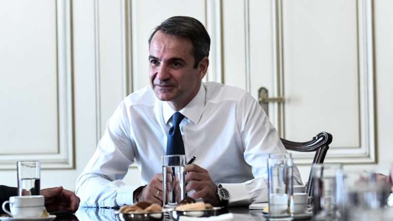 Κοροναϊός: Εκτακτη σύσκεψη Μητσοτάκη με Σταϊκούρα-Σκυλακάκη για τις επιπτώσεις στην Οικονομία