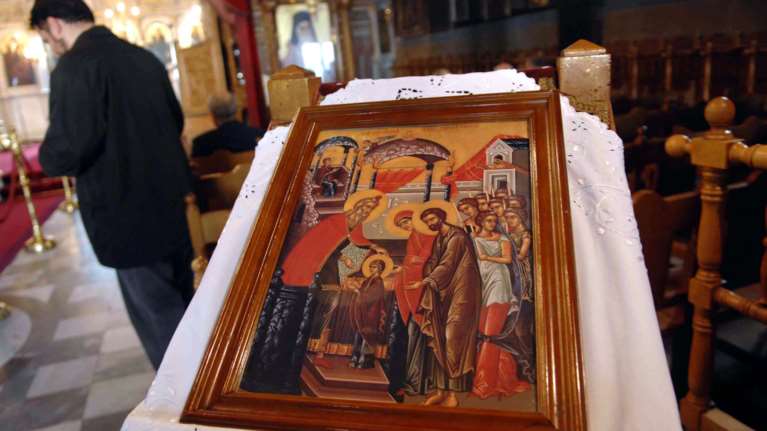 Εισόδια της Θεοτόκου - 21 Νοεμβρίου: Το έθιμο με τα πολυσπόρια, το επίσημο άναμμα του τζακιού και οι μετεωρολογικές προβλέψεις