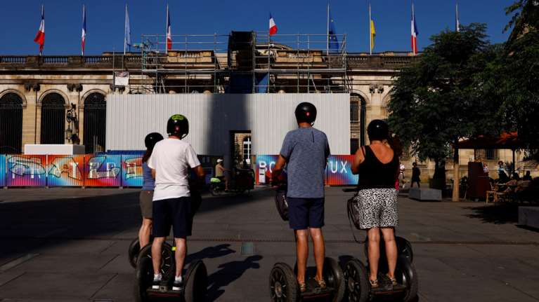 &quot;Φυλακισμένοι στην ίδια μας την πόλη&quot;: Εξοργισμένοι οι Παριζιάνοι με τους Ολυμπιακούς Αγώνες, δεν μπορούν να μετακινηθούν