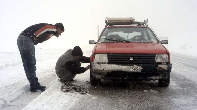 Κακοκαιρία &quot;Μπάρμπαρα&quot;: Συμβουλές &quot;επιβίωσης&quot; για τους οδηγούς στα χιόνια από τη Νέα Οδό
